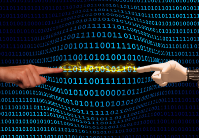 foto di una mano umana e una mano robotica, sfondo con codice binario