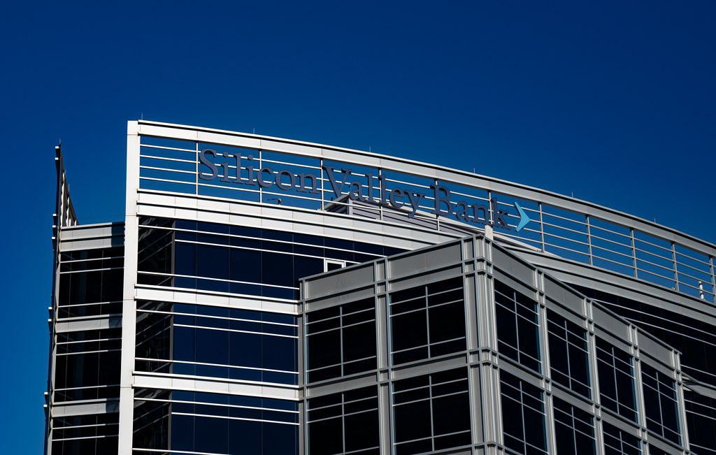 foto della sede di Silicon Valley Bank vista dall'esterno
