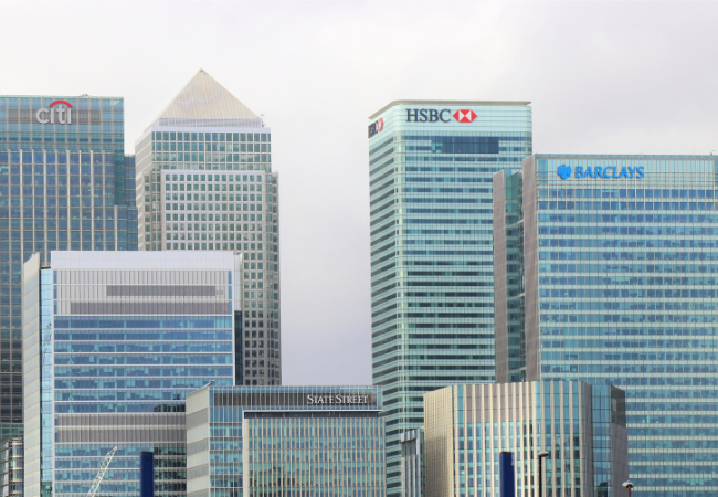 immagine del grattacielo di HSBC di fianco a Citi e Barclays