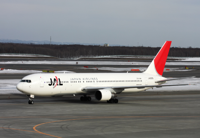 foto di un aereo di JAL