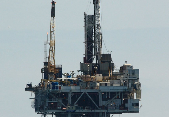 Immagine di una piattaforma petrolifera.