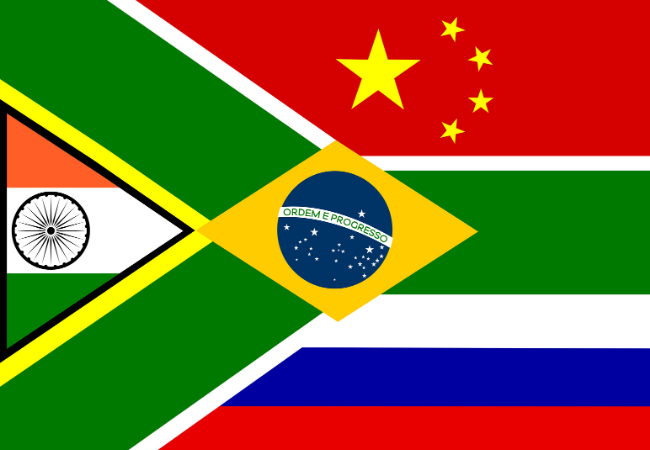 immagine della bandiera dei Paesi BRICS, formata dalle bandiere dei 5 Paesi fondatori