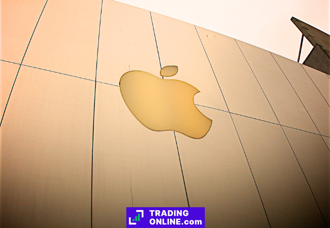Apple ha dichiarato che le vendite per il terzo trimestre fiscale sono scese dell'1,4% a 81,8 miliardi di dollari