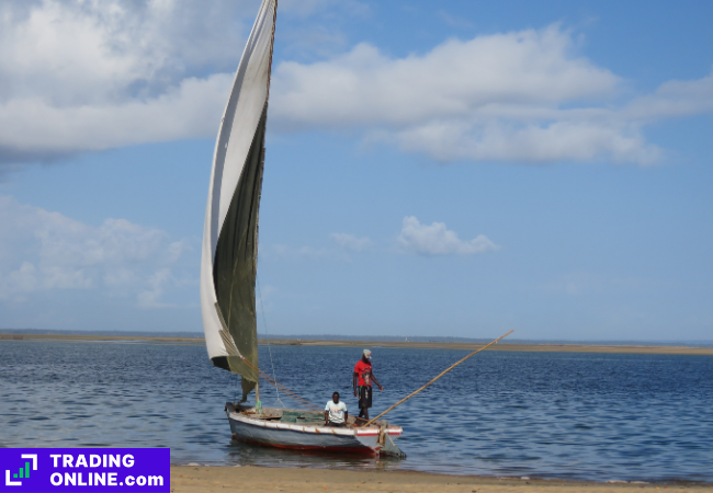 foto di una piccola barca che pesca in Mozambico