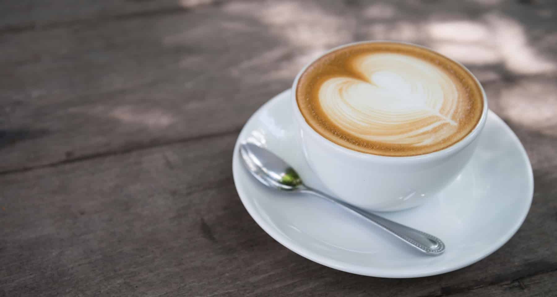 Dopo il caffè aumenta il prezzo del cappuccino. Colazione al bar sempre più cara