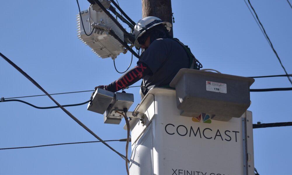 Comcast pensa allo spin-off delle reti via cavo. Intano i ricavi arrivano a 32,07 mld $