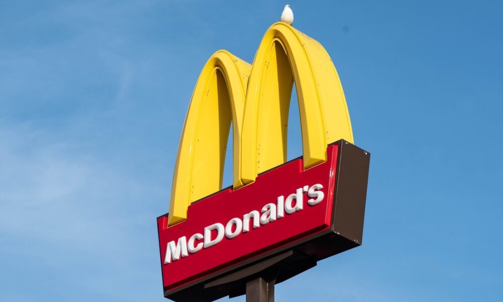 McDonald's, negli Usa scatta il panico da cipolla dopo lo scoppio di un'epidemia di Escherichia coli