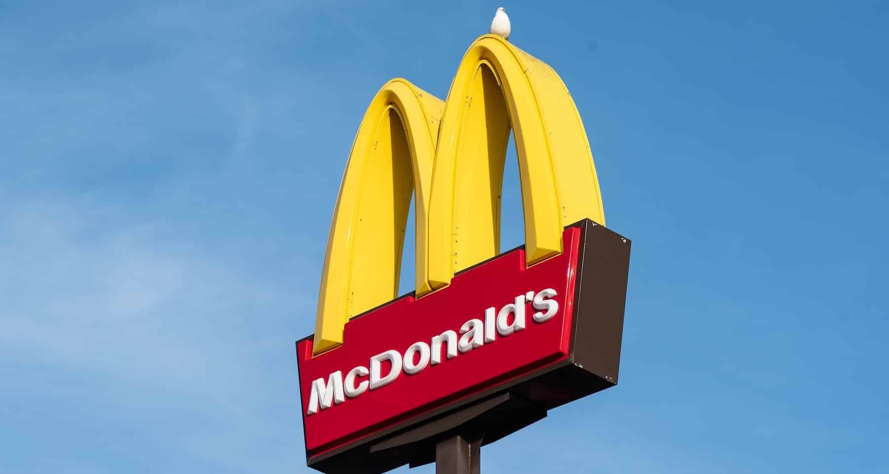 McDonald's, negli Usa scatta il panico da cipolla dopo lo scoppio di un'epidemia di Escherichia coli