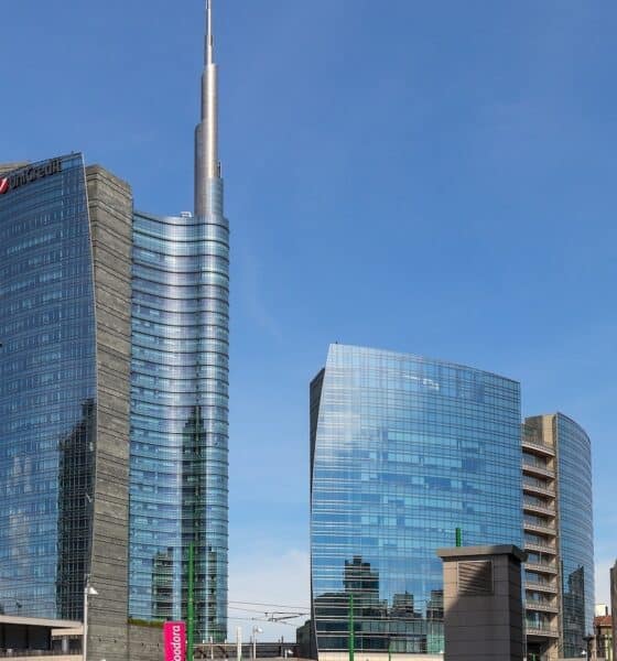 Unicredit, nella scalata a Commerzbank ha agito alla luce del sole dialogando con il governo tedesco