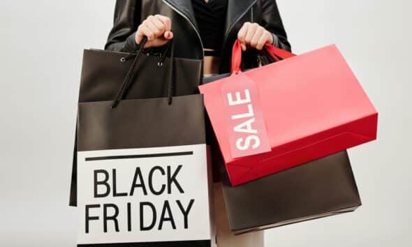 Black Friday, consumatori disposti a spendere fino a 256 euro per sfruttare gli sconti