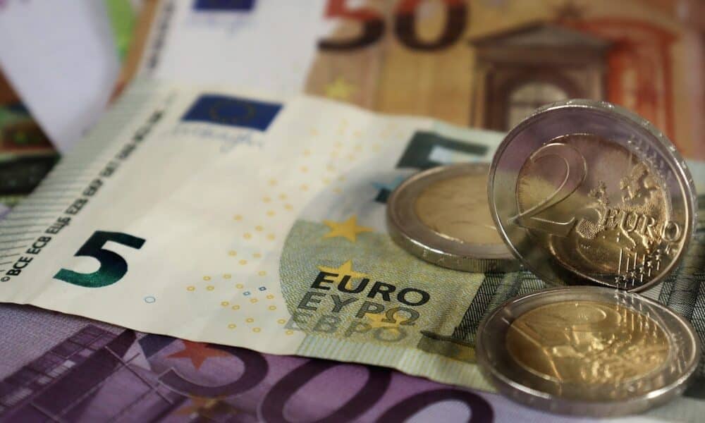 Moneta da 5 euro, l'alternativa al taglio da 7,5 euro per i collezionisti o per fare la spesa